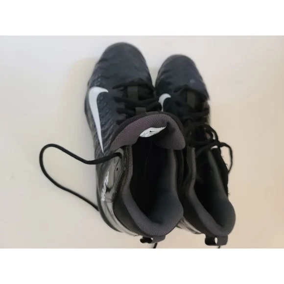 Boys Nike Alpha Menace Football Cleats Size 5.5Y Black/White